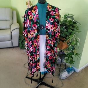 NWOT Trouve Kaftan Floral One Size